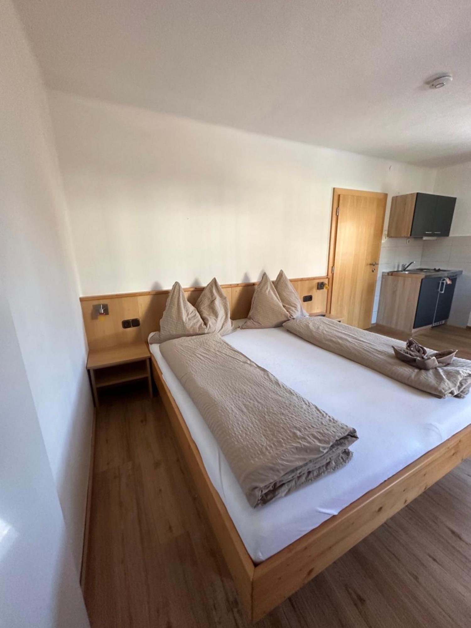 Fruehstueckspension Alpenrose Bed & Breakfast Iselsberg Екстериор снимка