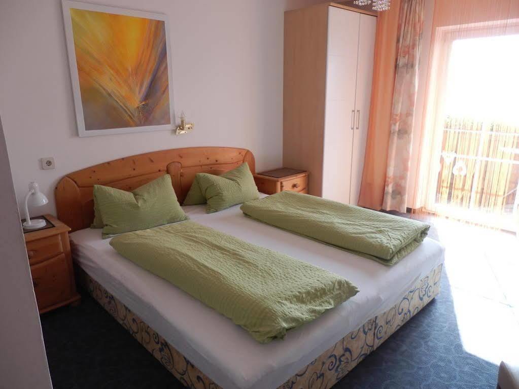 Fruehstueckspension Alpenrose Bed & Breakfast Iselsberg Екстериор снимка