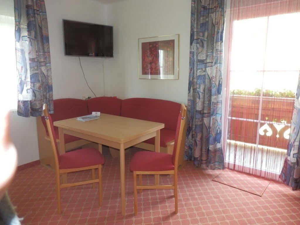 Fruehstueckspension Alpenrose Bed & Breakfast Iselsberg Екстериор снимка