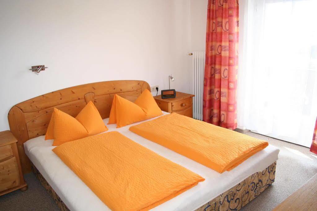 Fruehstueckspension Alpenrose Bed & Breakfast Iselsberg Екстериор снимка